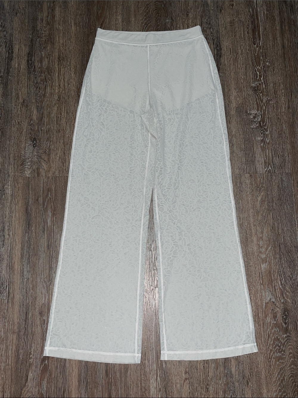 NWOT Lululemon Paisley Lace Jacquard High-Rise Flared Pant. Size 8 - Picture 3 of 10